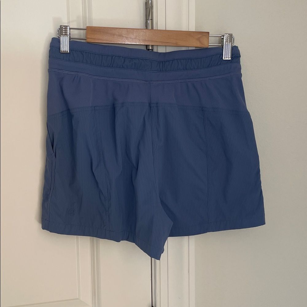Lululemon Dance Studio High Rise Shorts 3.5” - Picture 2 of 2